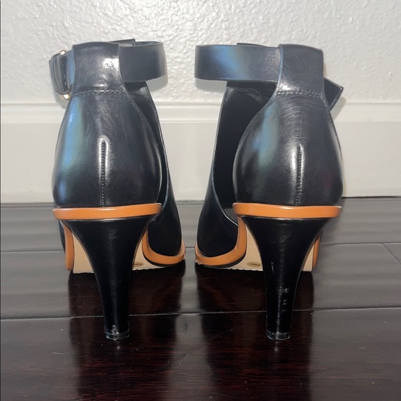 VINCE CAMUTO Black Peep-Toe Heels with Tan Sole - Picture 5 of 6